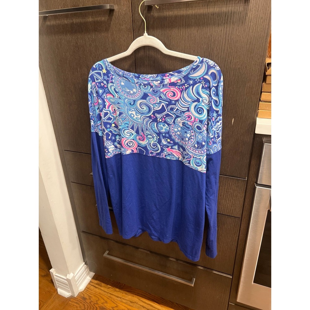 Lilly Pulitzer Finn Long Sleeve Logo Tee in the "Cosmic Kismet Blue" mediumβ